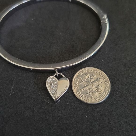 Michael Kors Bangle Bracelet with heart charm - Picture 3 of 10